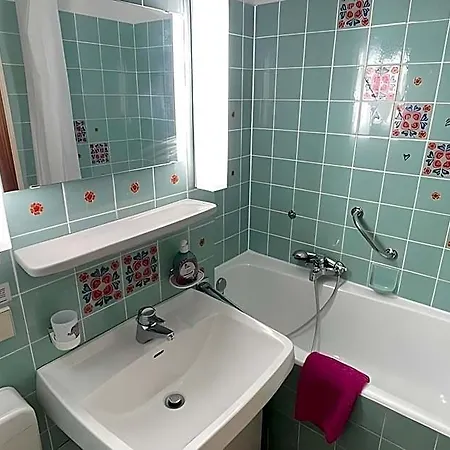 Well-kept Flat In With Indoor Pool Отель 3*